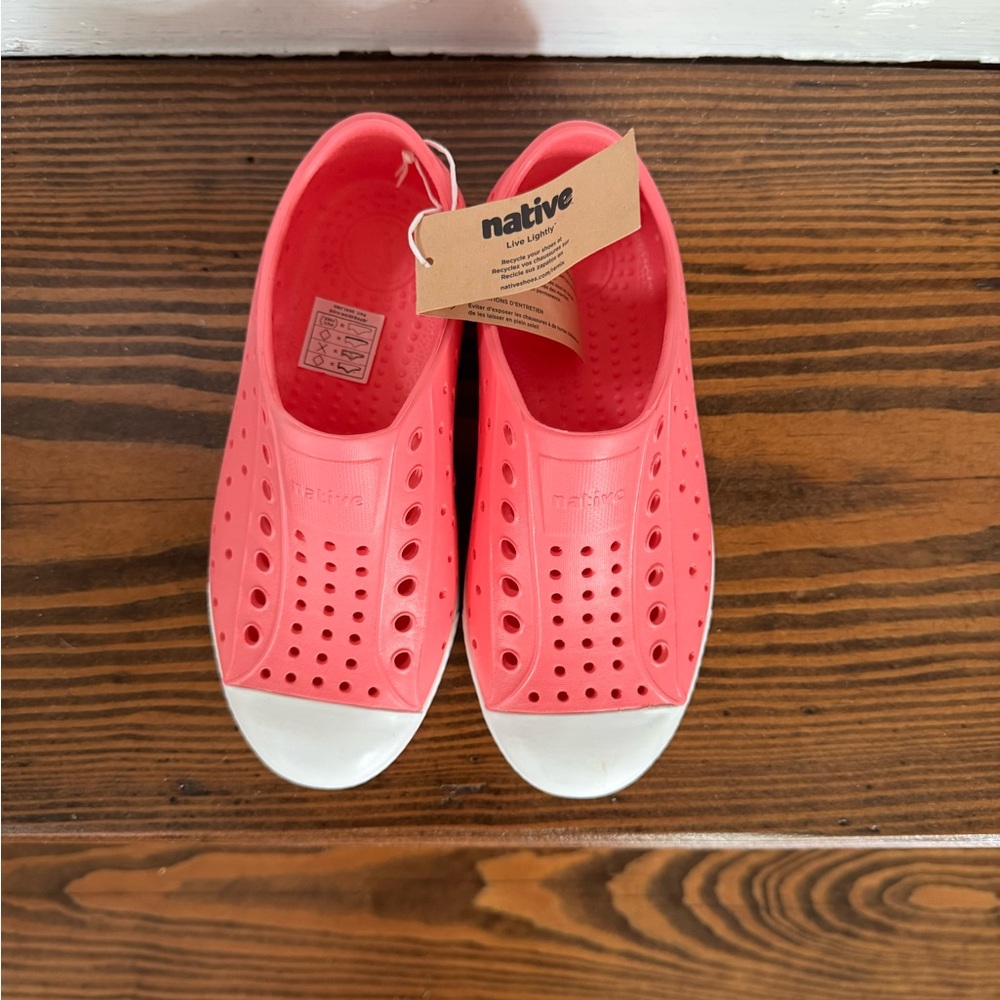 Native Jefferson kids water shoes. New with tags.